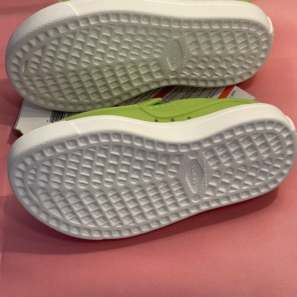 𝅺crocs Slip-On Sneakers for Kids Toddler Size 08. - Picture 6 of 15